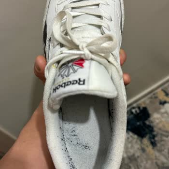 Reebook Ayakkabıda Çatlaklar Ve Tüylenme Sorunu