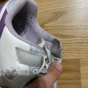 Yanlış Üretim: Çocuk Ayakkabısında Siyah Leke Sorunu