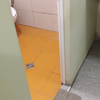 Plovdiv'deki Kirli Oda Ve İletişimsizlik Sorunu