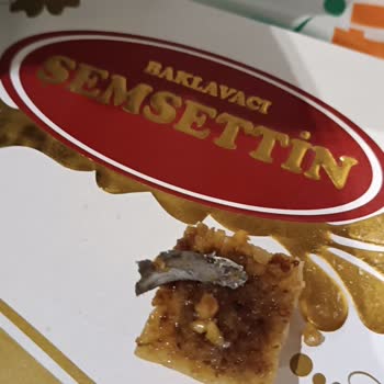 Baklavada Tehlikeli Yabancı Maddeler