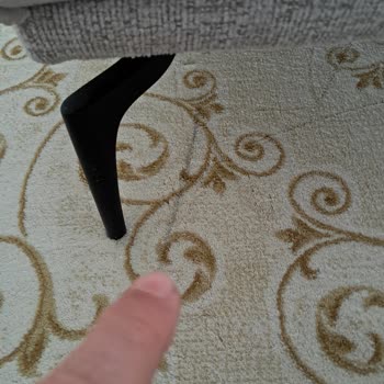 Doğtaş Köşe Takımı Halıyı Çiziyor