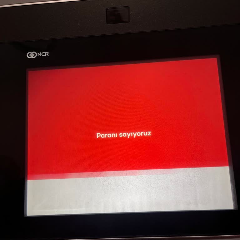 Akbank ATM'lerinde Dakikalarca Bekleme Çilesi