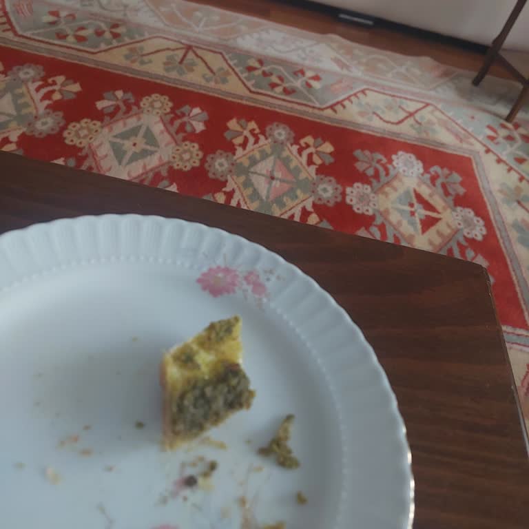 Bayramda Misafirlere Sunulan Koçak Baklava Hayal Kırıklığı Yarattı