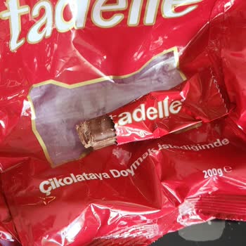 Açılmış Ve Yenilmiş Çikolata Paketi Şoku