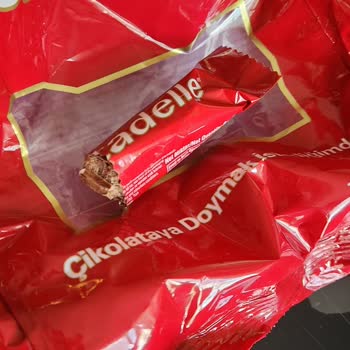 Açılmış Ve Yenilmiş Çikolata Paketi Şoku