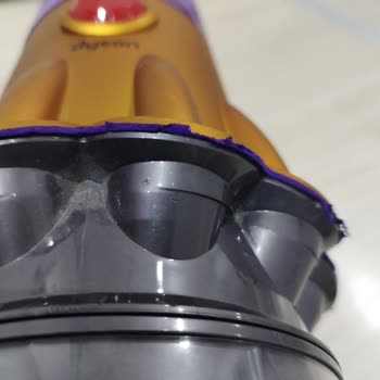Dyson V12'nin Kalitesiz Malzemeleri Ve Yetersiz Müşteri Hizmetleri