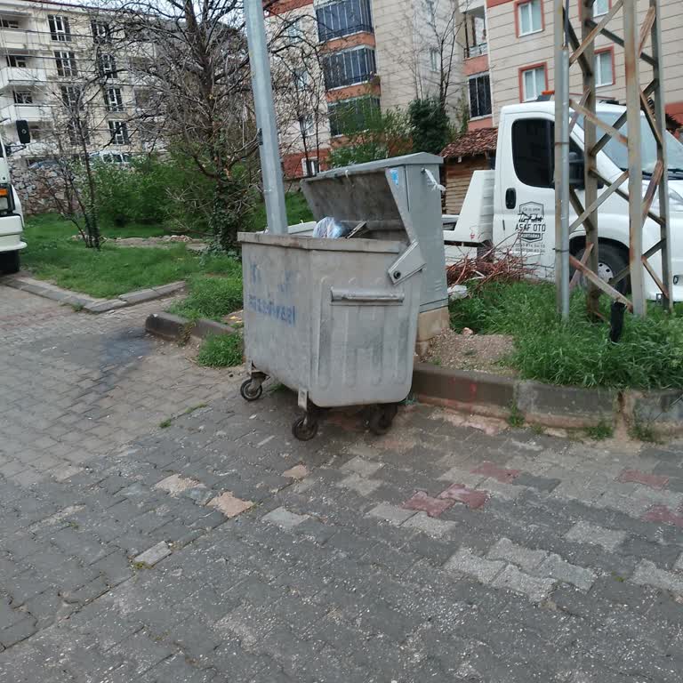 Bayram Günü Çöp Konteyneri Sorunu