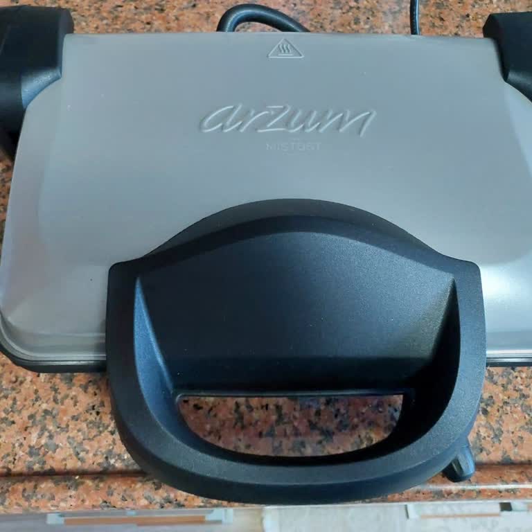 Arzum Tost Makinesi: Yeni Model Eskisini Aratıyor