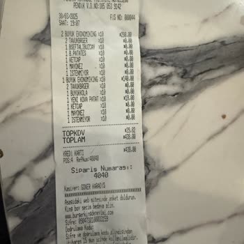 Pendik Şubesi'nde Bayat Yemek Şoku