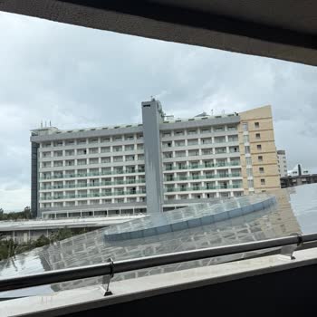 Royal Wings Hotel Deniz Manzaralı Oda Hayal Kırıklığı Ve İlgisizlik