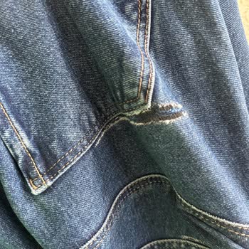 Mavi Marka Jean'in Kalitesizliği Ve Hızlı Yıpranması