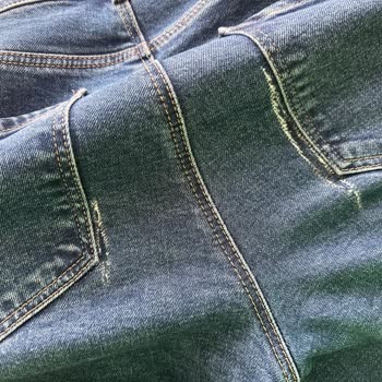 Mavi Marka Jean'in Kalitesizliği Ve Hızlı Yıpranması