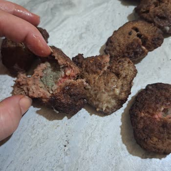 Köfteci Yusuf'ta Küflü Köfte Şoku