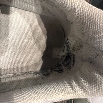 Garanti Süresi Dolmadan Yırtılan Ayakkabı Ve İade Sorunu