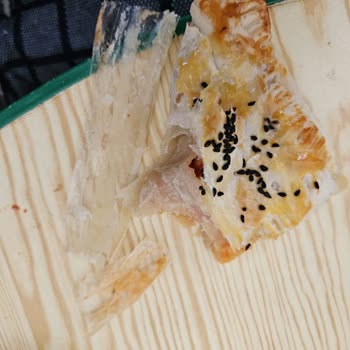 Milföy Hamurunda Plastik Parça Şoku