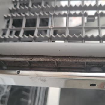 Bulaşık Makinesi Yağ Kalıntısı Sorunu Ve Çözüm Talebi