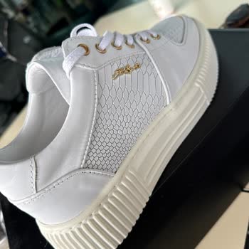 Elle Ayakkabı'da Taban Sararma Sorunu