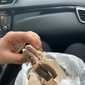 Hijyen Skandalı: Sandviçten Çıkan Saç