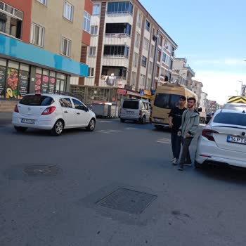 Esenyurt Dolmuşunda Tehlikeli Sürüş Ve Saygısız Davranış