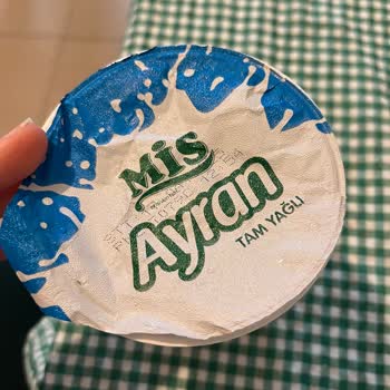 Ayran İçinden Kağıt Çıktı: Paramızla Rezil Oluyoruz!