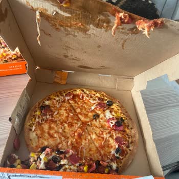 Pizza Sosu Ve Sunumda Büyük Hayal Kırıklığı