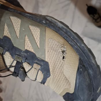 Salomon Ayakkabının Dış Yüzeyinde Erken Yırtılma Sorunu