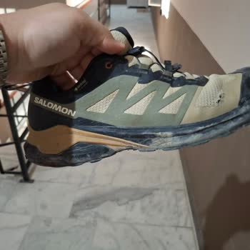 Salomon Ayakkabının Dış Yüzeyinde Erken Yırtılma Sorunu