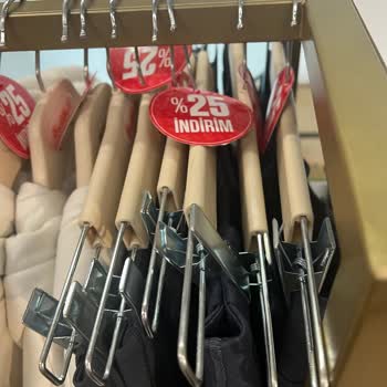 Yanıltıcı Etiketler Ve İndirim Karmaşası