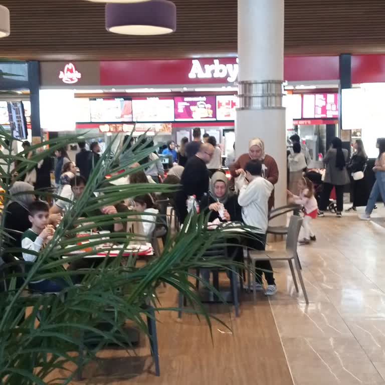 Arby's Çalışanının Saygısız Davranışı