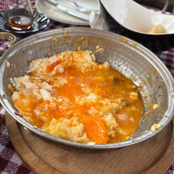 Rezervasyonlu Misafire Geç Gelen Vasat Kahvaltı Deneyimi