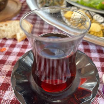 Rezervasyonlu Misafire Geç Gelen Vasat Kahvaltı Deneyimi