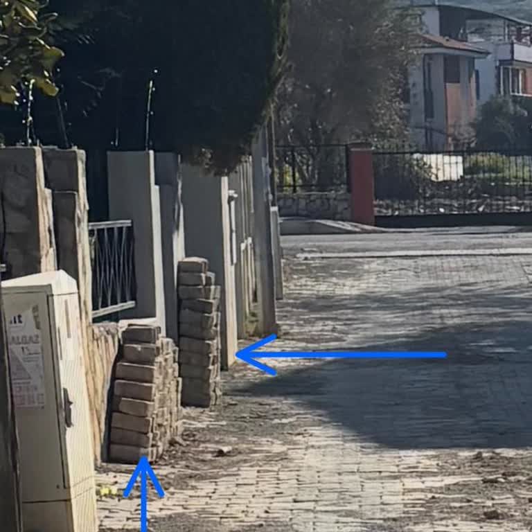 Kapımın Önüne Bırakılan Parke Taşları Mağduriyeti