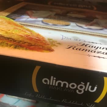 Bayat Baklava Hayal Kırıklığı: Alimoğlu'nun İtibarına Yakışmayan Ürün