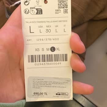 Stradivarius Mağazasında Etiket Fiyatı Sorunu