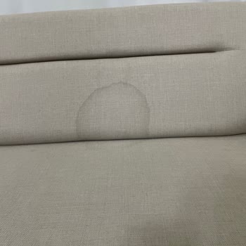 Koltuk Takımında Su Lekesi Sorunu Ve İlgisiz Servis