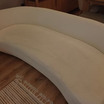 Leke Tutmaz Denilen Koltuklar Leke İçinde Kaldı, Servis Çözüm Sunmuyor