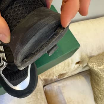 Lacoste Ayakkabı İlk Giymede Parçalandı