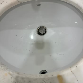 Cunda Uygulama Oteli Rezervasyon Sorunu Ve Temizlik Şoku!