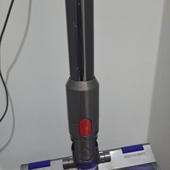 Dyson V15 Süpürge Yüzeyinde Çizikler Ve Kalite Sorunu