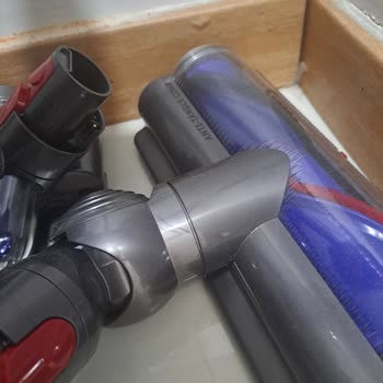 Dyson V15 Süpürge Yüzeyinde Çizikler Ve Kalite Sorunu