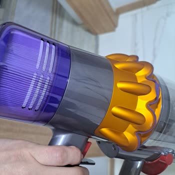 Dyson V15 Süpürge Yüzeyinde Çizikler Ve Kalite Sorunu