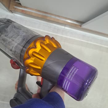 Dyson V15 Süpürge Yüzeyinde Çizikler Ve Kalite Sorunu