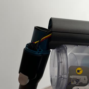 Philips 8000 Serisi Süpürge Sapı Kırıldı Ve Islak Başlık Sorunlu