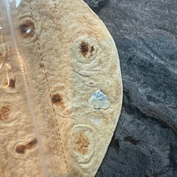 Tam Buğday Unlu Lavaşta Şüpheli Parça