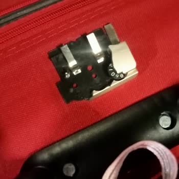 Sunexpress Hava Yolları İle Valiz Kabusu: Kırılan Tekerlek Ve Fermuar Kilidi