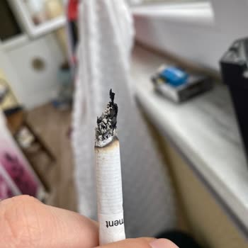 Parliament Sigaralarının Kalitesi: İçerik Sorunları Ve Tüketici Mağduriyeti