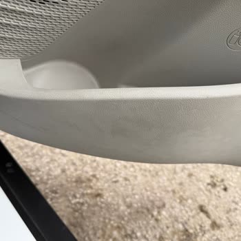 Araç Temizliği Sonrası Hayal Kırıklığı: Metromall AVM'de M Wax Oto Kuaför Deneyimi