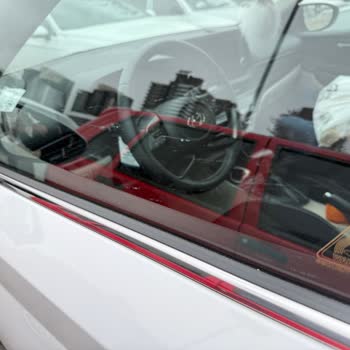 Araç Temizliği Sonrası Hayal Kırıklığı: Metromall AVM'de M Wax Oto Kuaför Deneyimi