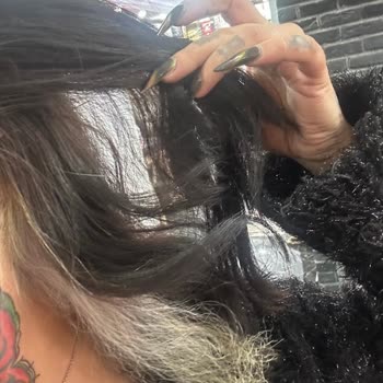 Trinity Kuaför'de Saç Mağduriyeti