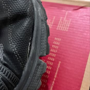 Skechers Ayakkabıda Kalitesiz Yapışkan Sorunu